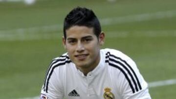 James durante su presentación. Una de las posibilidades para cubrir la salida de Di María, es su presencia en el 4-3-3 de Ancelotti.