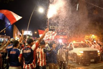 Así festejó Chivas la obtención de la Copa MX con su afición