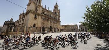 Un inicio frente a la Catedral de Jaén