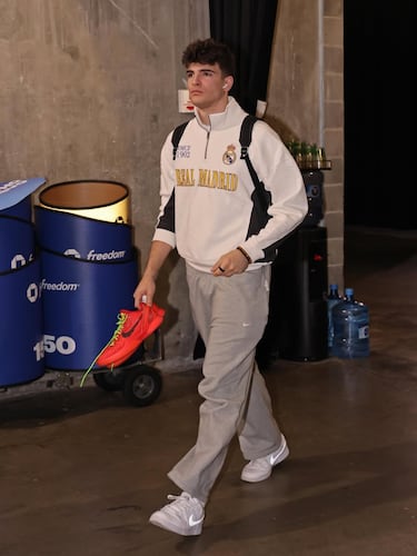 De Shai a Doncic: las estrellas de la NBA conquistan las redes con sus looks más futboleros