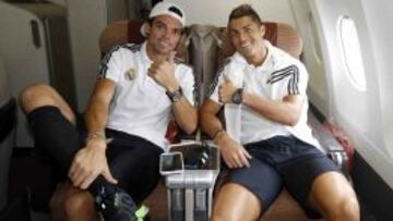 Cristiano y Pepe, en un vuelo del verano pasado.