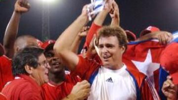 Un hijo de Fidel Castro, vicepresidente de la Federación Internacional de Béisbol