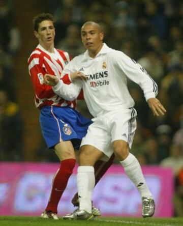 Torres con Ronaldo el 19 de enero de 2003.