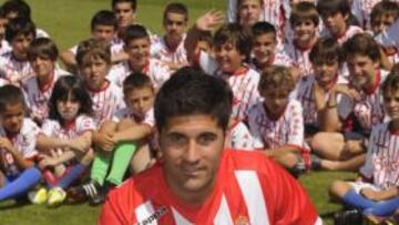 <b>DE LARGO. </b>Carmona, ayer, en su presentación oficial.