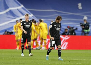 Aprobados y suspensos del Real Madrid en el Clásico: un superviviente en el naufragio