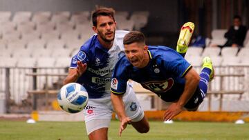 Futbol, Deportes Antofagasta vs Huachipato.
Fecha 11, Campeonato Nacional 2022.
El jugador de Huachipato Cris Martinez, derecha, disputa el balon contra Federico Bravo de Deportes Antofagasta durante el partido de primera division realizado en el estadio Calvo y Bascunan de Antofagasta, Chile.
23/04/2022
Edgard Cross/Photosport

Football, Deportes Antofagasta vs Huachipato.
11th date, 2022 National Championship.
Huachipato’s player Cris Martinez, right, vies for the ball against Federico bravo of Deportes Antofagasta during the first division match held at the Calvo y Bascunan stadium in Antofagasta, Chile.
23/04/2022
Edgard Cross/Photosport