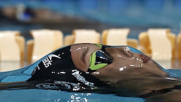 Andrea Eliana Berrino se ¡®funde¡¯ con la piscina