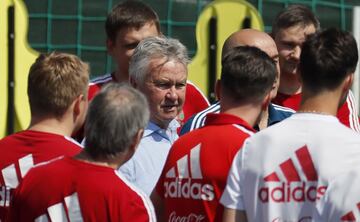 Rusia recibe la visita de Guus Hiddink en el entrenamiento