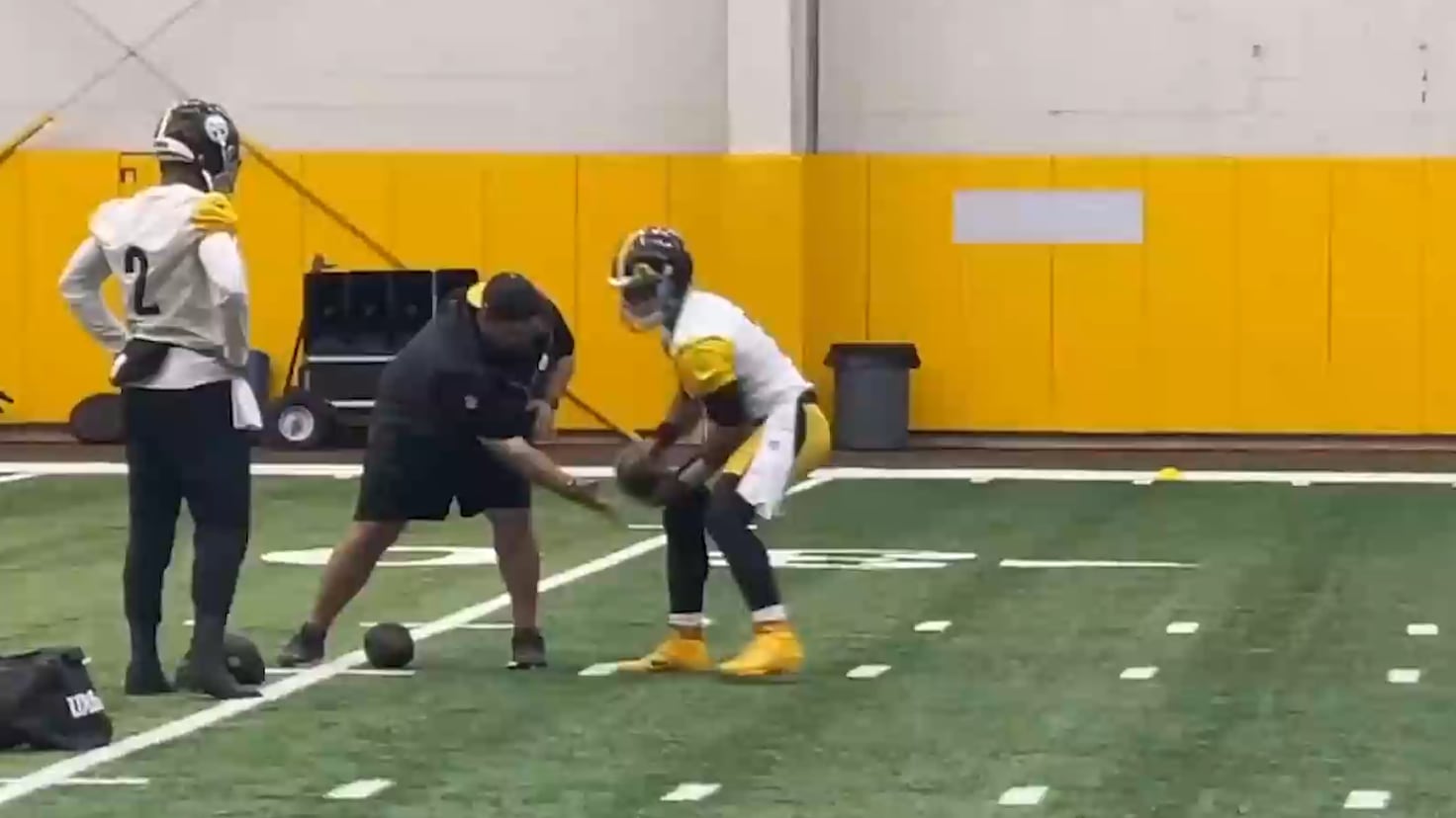 Steelers fans riled up over viral Russell Wilson and Justin Fields ...