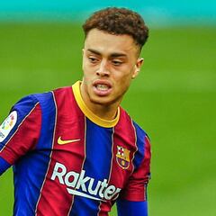 Sergiño Dest believes Barcelona can still win LaLiga