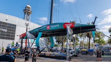 Aparatoso accidente en tierra del Emirates Team New Zealand