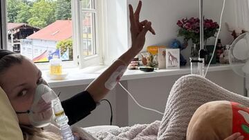 La modelo alarmó a todos sus seguidores con una serie de fotografías en sus redes sociales donde se le ve hospitalizada. Aquí te contamos más a fondo.