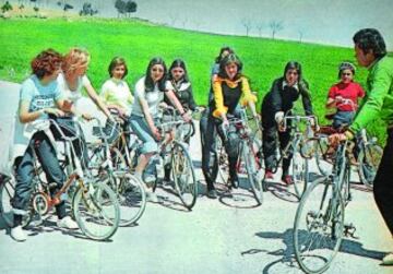 Un grupo de mujeres de la localidad madrile?a de Alcobendas, se convirtieron en pioneras al fundar el primer club ciclista femenino de Espa?a. Ellas reivindicaron su derecho a una licencia que les permitiera participar en pruebas ciclistas.