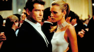 La top model española Esther Cañadas tuvo un encontronazo con esta actriz por Pierce Brosnan