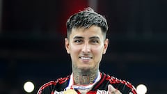 Erick Pulgar festeja en Brasil: vuelve a ser campeón con Flamengo