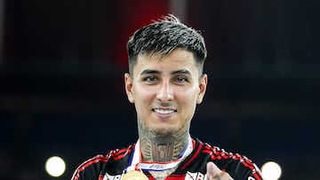 Erick Pulgar festeja en Brasil: vuelve a ser campeón con Flamengo