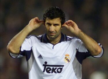 Luis Figo vuelve al Camp Nou con la camiseta del Real Madrid tras cinco años en el FC Barcelona. El portugués es recibido con una sonora pitada. El Madrid perdió 2-0. 