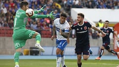 Futbol, Universidad de Chile vs Universidad Cat&oacute;lica.
 Quinta fecha, segunda vuelta Campeonato 2019.
 El  jugador de  Universidad de Chile. Angelo Henriquez, marca gol, durante el partido de primera division realizado en el estadio Nacional de Sant