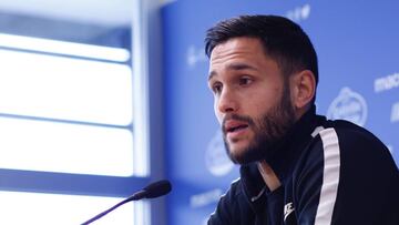 Andone confía en la permanencia del Deportivo