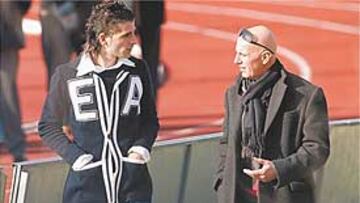 <b>TOMA DE CONTACTO. </b>Sacchi recibió a Portillo, que llevaba puesta una chaqueta de Emporio Armani.