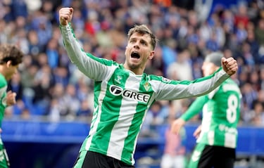 Un buen cabezazo suyo le dio un punto a su equipo. Además de un buen partido, no es fácil marcarle a uno de los mejores porteros de la categoría, Aaarón Escandell.