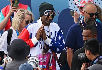 Mingling | Snoop Dogg at the Men Park Final of the Skateboarding competitions in the Paris 2024 Olympic Games.