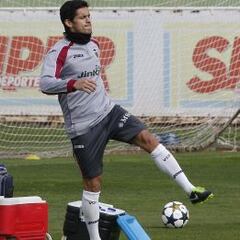 Ricardo Costa sintió molestias y no podrá jugar frente al PSG