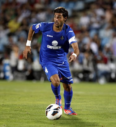 Fichó por el Getafe en 2009 donde estuvo hasta el 2013. 