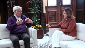 Joan Ribó y María José Catalá, en el Ayuntamiento de Valencia.