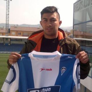 Nicolás Maturana sigue perteneciendo a la U. Hoy está a préstamo en el Alcoyano, de la Segunda División B española.