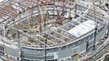 NUEVO WEMBLEY Y NUEVO TECHO EN WIMBLEDON Mientras el nuevo Wembley Stadium va tomando forma, el All England Club de Wimbledon, que acogerá el tenis en los Juegos 2012, ya empezó las obras para la nueva cubierta de su Pista Central. En 2008, la Centre Court de Wimbledon se abrirá con nueva capacidad de 15.000 espectadores y nuevo techo retráctil.