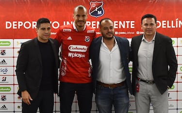En imágenes: David Gonzalez es presentado como DT de Medellín