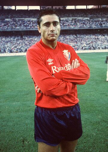 El delantero nacido en Leicester termin車 su carrera en el Club Atl谷tico Osasuna donde estuvo sus 迆ltimas tres temporadas. Anteriormente pas車 por el Preston North End, Manchester City, Brighton & Hove Albion, Liverpool F. C. y Q. P. R.