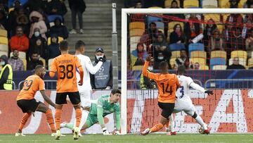 19/10/21 PARTIDO FASE DE GRUPOS CHAMPIONS LEAGUE SHAKHTAR DONETSK - REAL MADRID OCASION DESPEJE MENDY BAJO PALOS
