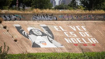 Mural pintado en el cauce del r&iacute;o Turia. 