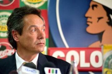 Llegó a la presidencia de Colo Colo en 1994 y estuvo a cargo del club en la prolífica época de los '90, con grandes fichajes. Así la institución entró en una crítica situación económica que terminó con la quiebra en 2002, provocando la renuncia de Dragicevic. En 2005 estuvo detenido en Capuchinos acusado de evasión tributario durante su mandato en los albos.