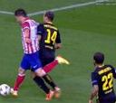El Atlético reclamó dos penaltis; y el Barça, uno a Fábregas