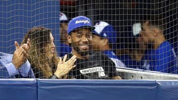TORONTO, ON - JUNE 20: Kawhi Leonard of the Toronto Raptors watches a MLB game between the Los Angeles Angels of Anaheim and the Toronto Blue Jays at Rogers Centre on June 20, 2019 in Toronto, Canada.   Vaughn Ridley/Getty Images/AFP
 == FOR NEWSPAPERS, INTERNET, TELCOS &amp; TELEVISION USE ONLY ==