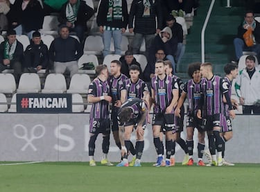 Aprobados y suspensos del Real Valladolid: Rematados por el arbitraje y el VAR