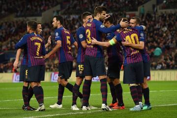 Los jugadores del Barcelona celebran uno de sus cuatro goles ante el Tottenham.