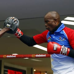 Nueva vida de Indongo: DiBella guiará sus pasos en EE UU