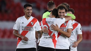 Soccer Football - Copa Libertadores - Quarter final - First Leg - River Plate v Nacional - Estadio Libertadores de America, Buenos Aires, Argentina - December 10, 2020 River Plate players celebrate after the match Pool via REUTERS/Marcelo Endelli