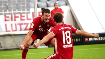 Goretzka y Pavard celebran el segundo gol del Bayern.