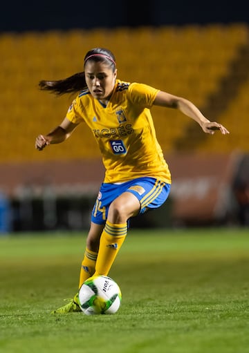 La volante por izquierda de Tigres femenil dio un gran partido en la jornada 1 contra Gallos y contribuyó con dos de los 7 goles del encuentro, además fue la encargada de abrir el marcador.