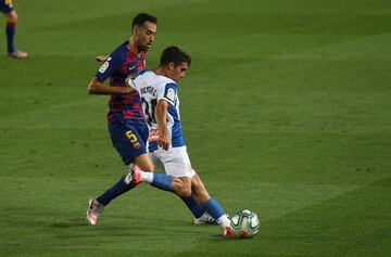 Busquets y Víctor Gómez.