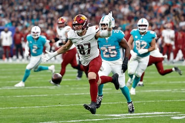 John Bates, de los Commanders.