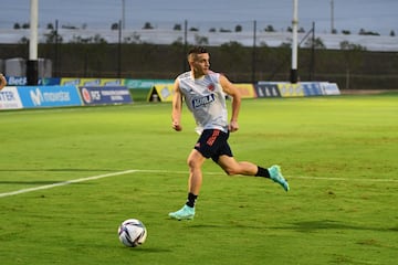 Con el regreso de Alfredo Morelos, el combinando nacional realizó su último entrenamiento antes del partido en el estadio Metropolitano de Barranquilla.