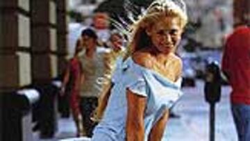 <B>GLAMOUR.</B> Anna Kournikova es un gran reclamo publicitario.