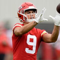 Louis Rees-Zammit trabaja horas extra para quedarse con los Chiefs