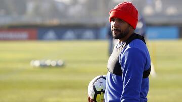 Jean Beausejour: "La autoridad debió suspender el clásico"